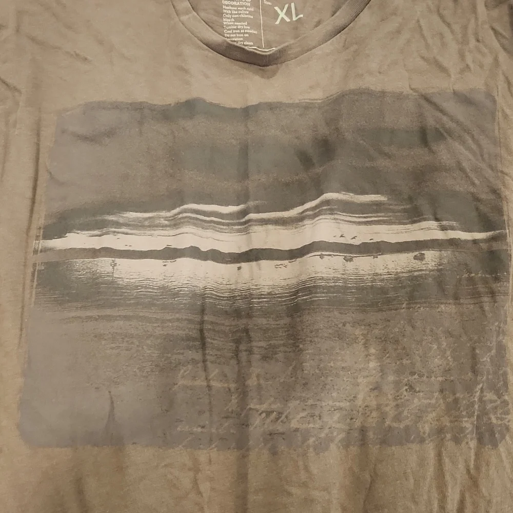 Banana Republic Men's Taupe Graphic Tee Size XL!